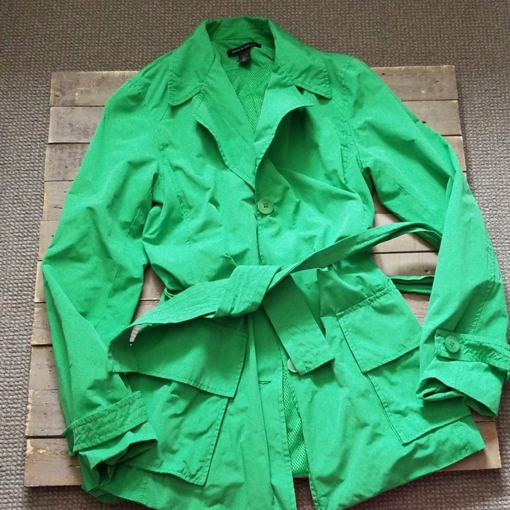 EUC lightweight rain/wind coat